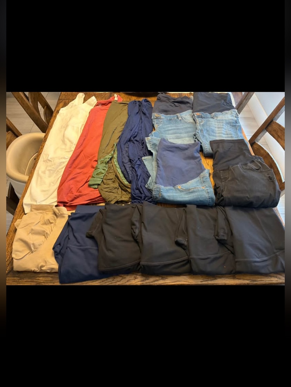 Size Medium/Large maternity clothing lot